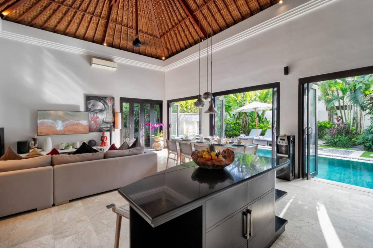 The Residence Seminyak Exterior photo