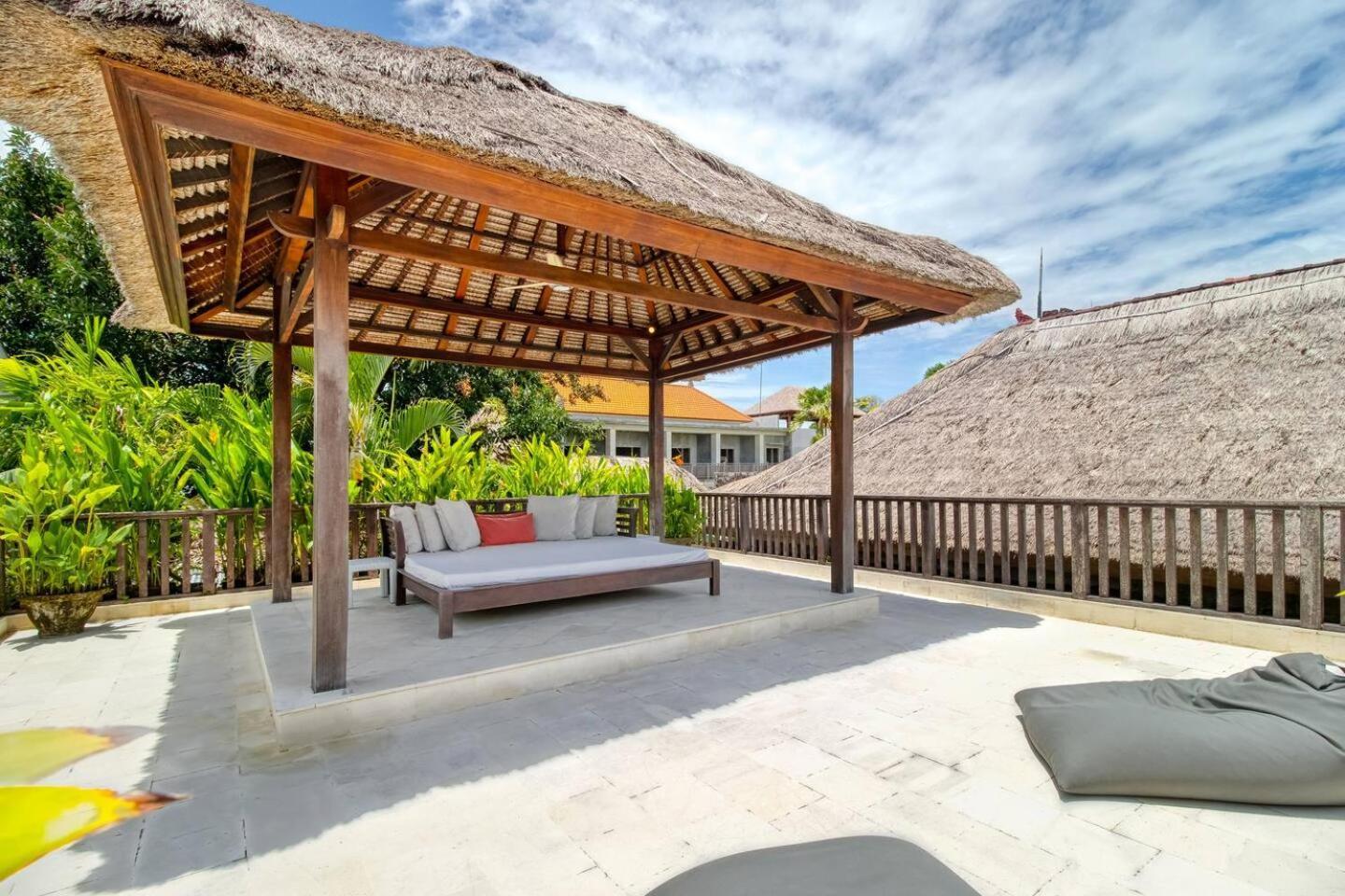 The Residence Seminyak Exterior photo