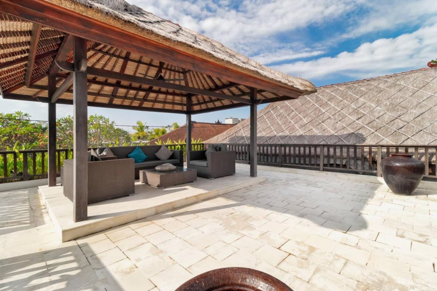 The Residence Seminyak Exterior photo