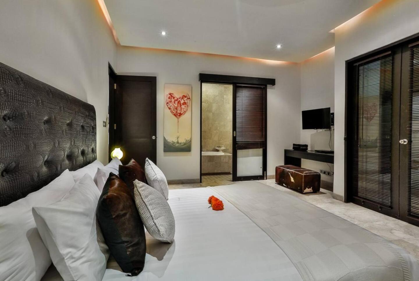 The Residence Seminyak Exterior photo