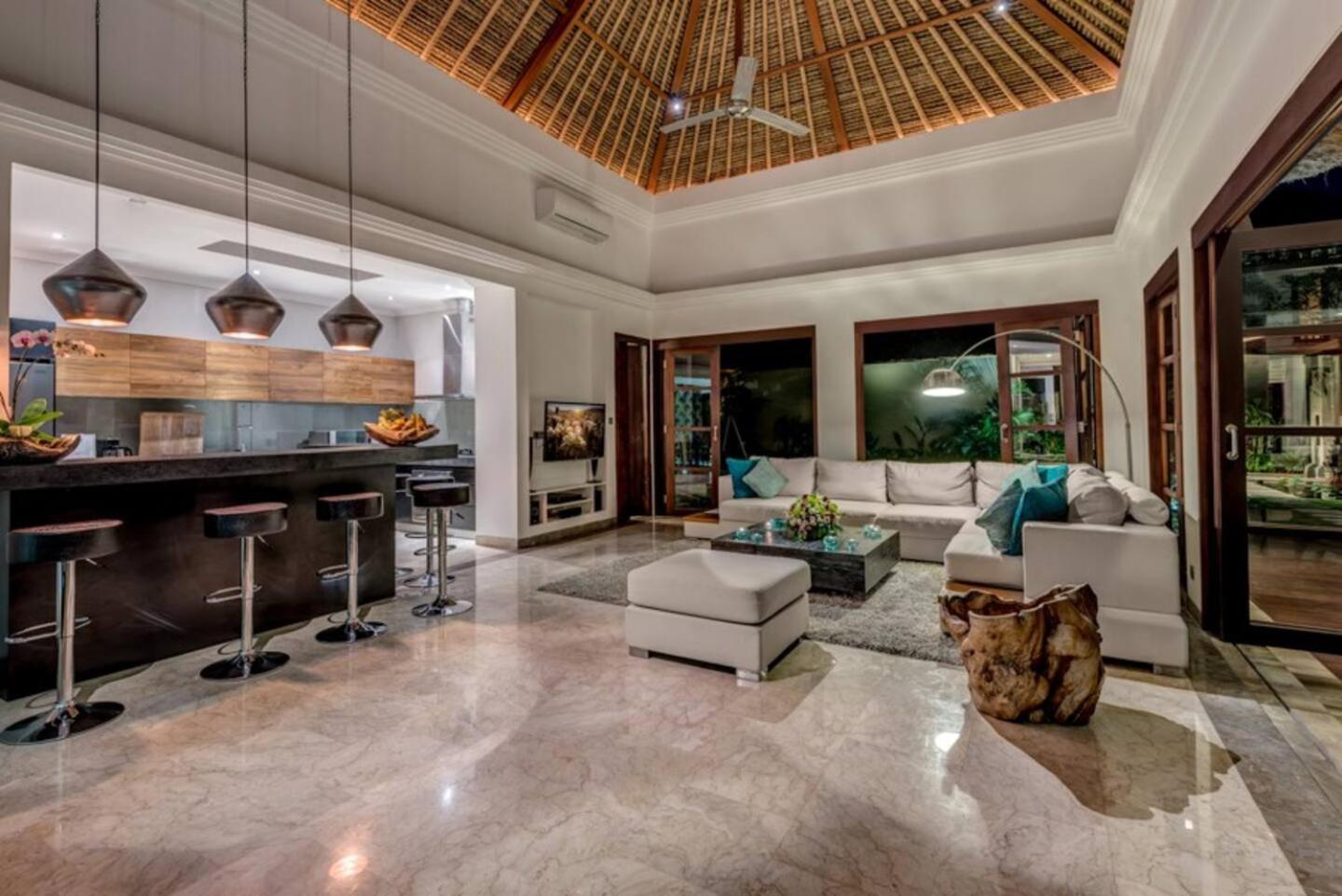 The Residence Seminyak Exterior photo