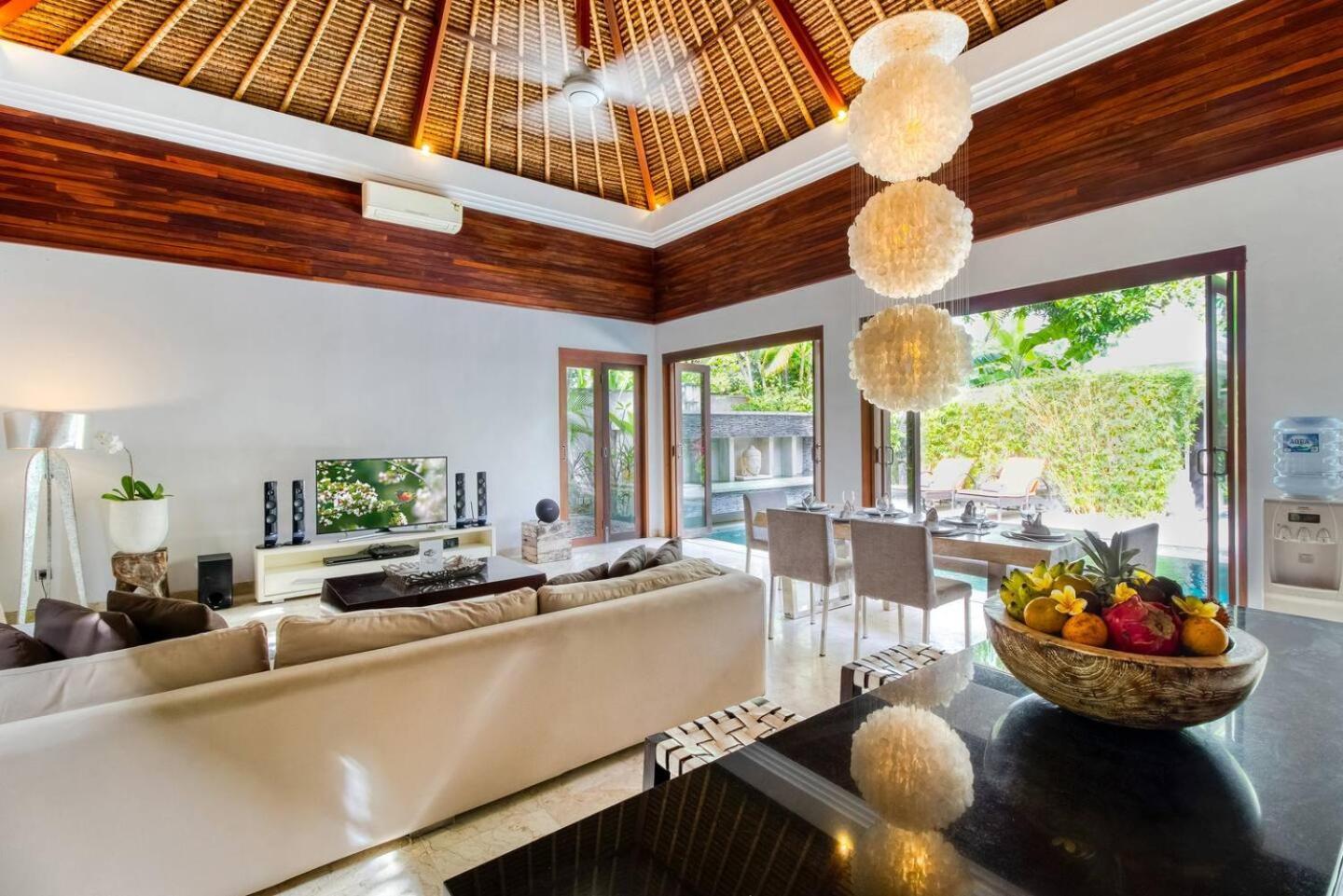 The Residence Seminyak Exterior photo